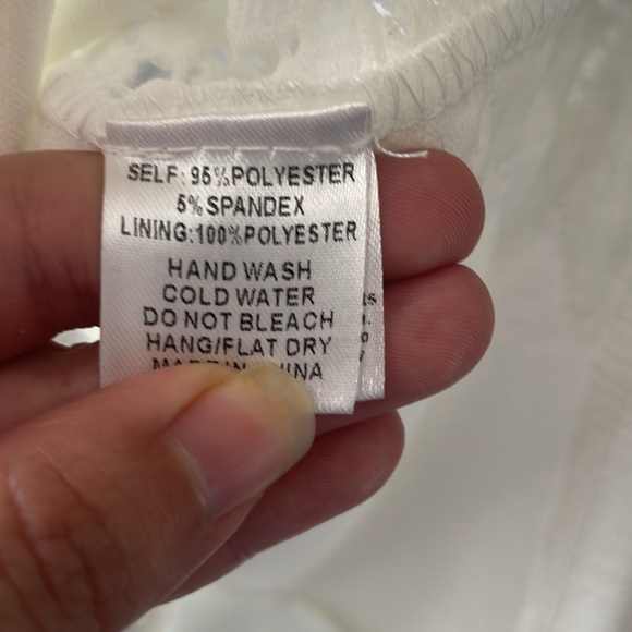 White dress - Picture 4 of 4